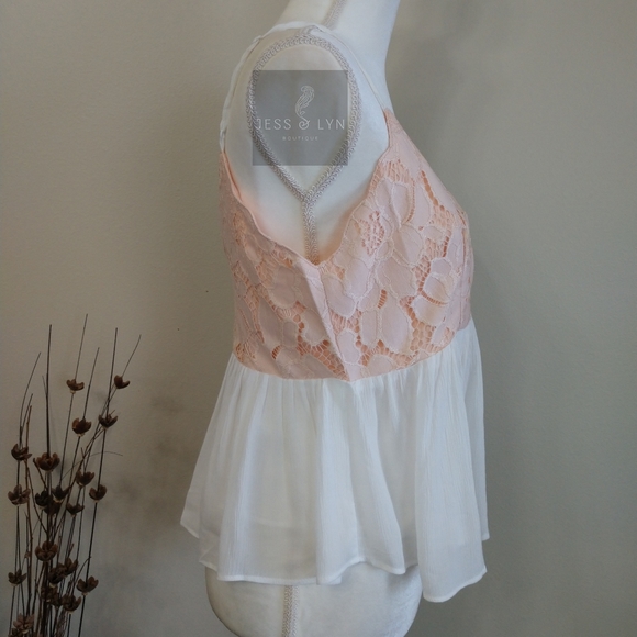 🆕Blush/White Lace Peplum Tank Top - Picture 13 of 16